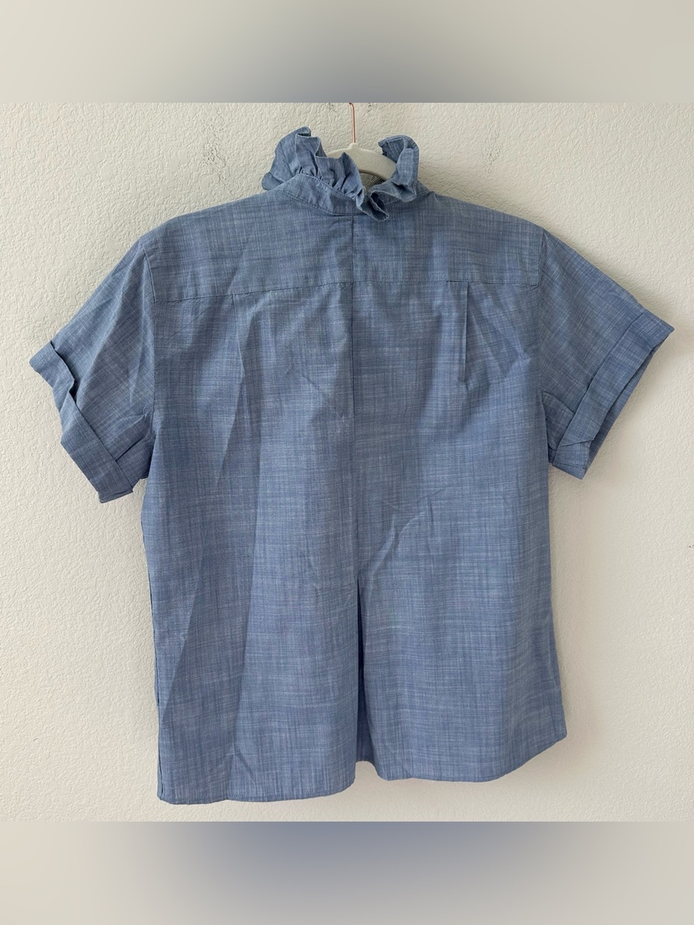 KMJ QUARANTINI BUTTON-UP Ruffle Button Down Shirt Blue SZ M - Picture 4 of 4